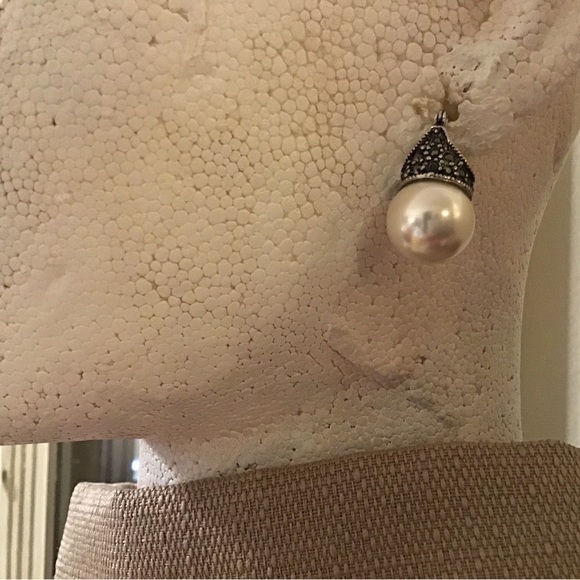 Pearl Earrings - Picture 5 of 6